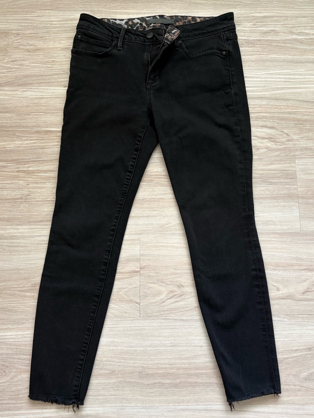 Joe’s Jeans Flawless The Finn Ankle skinny ankle jean with raw hem, size 28